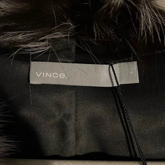 Vince Silver Fox Fur Vest.  Single clasp.  Mint condition. Retail $1,499. - Picture 4 of 8